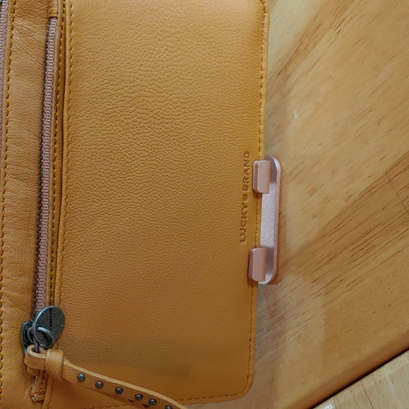 Lucky Brand Handbags - Lucky Brand Wrislet